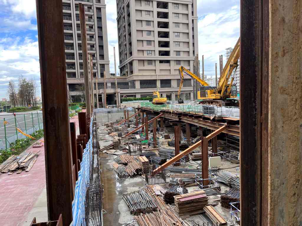 施工構台如何規劃及檢核？施工構台載重及結構檢核指南1
